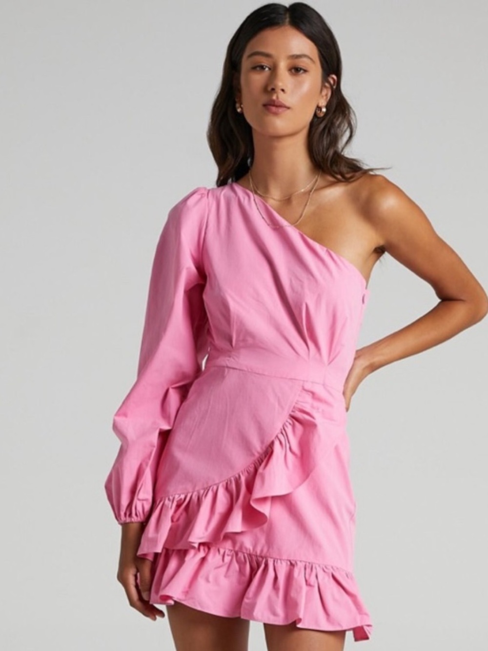 Showpo Paige Mini Dress features a vibrant bubblegum pink Size 4